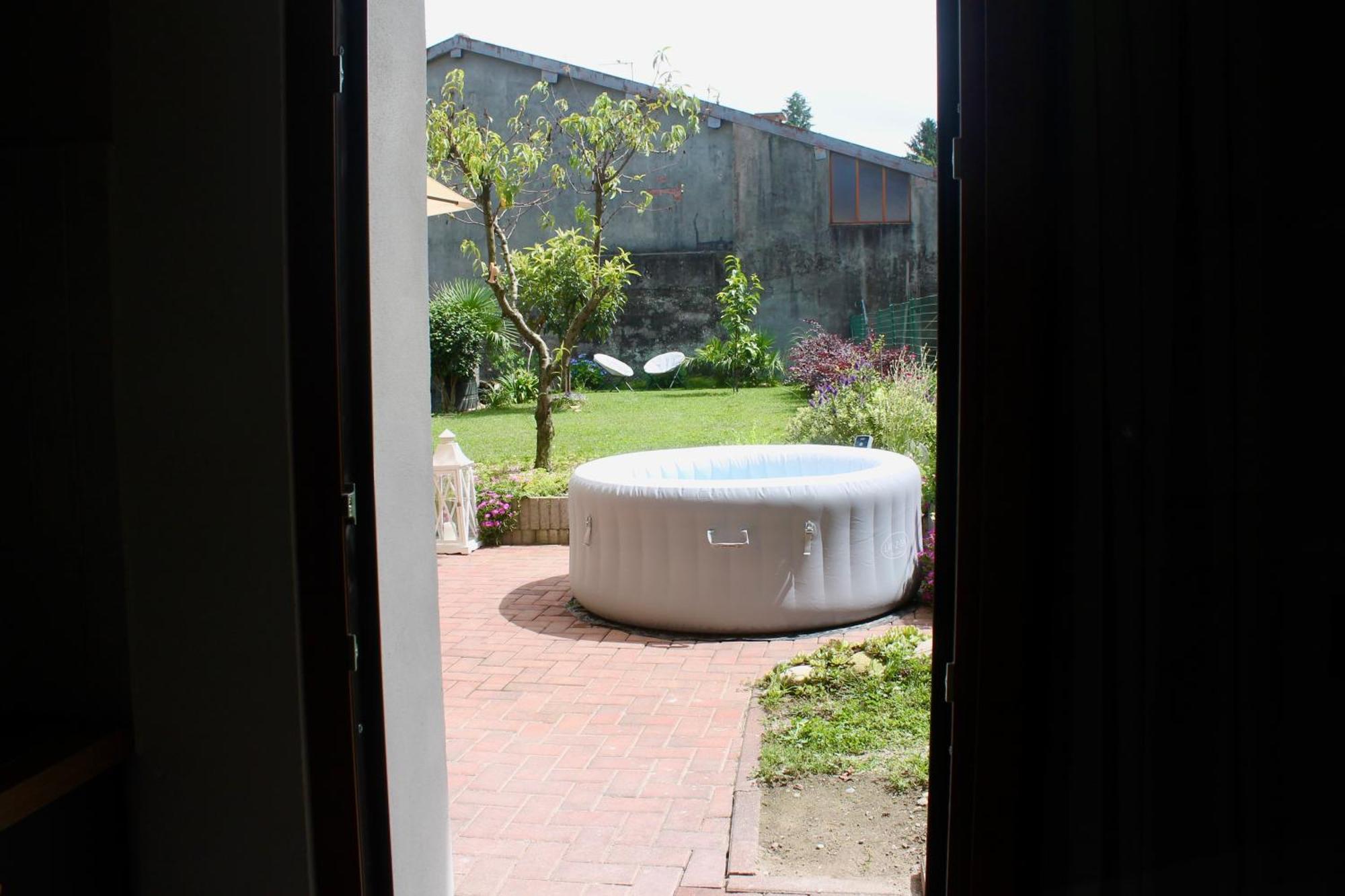 Villa Il Cortile Del Borgo à Borgo Ticino Extérieur photo
